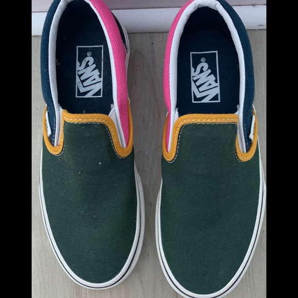 Vans - Picture 2 of 8